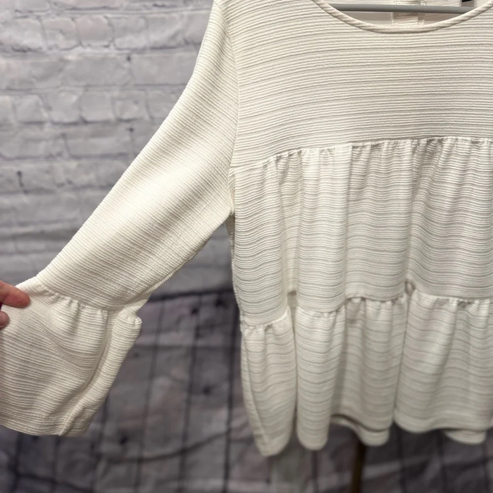 J. CREW Women's Size M Ivory Button-back Tiered Bell Sleeve Top AI031, NWOT